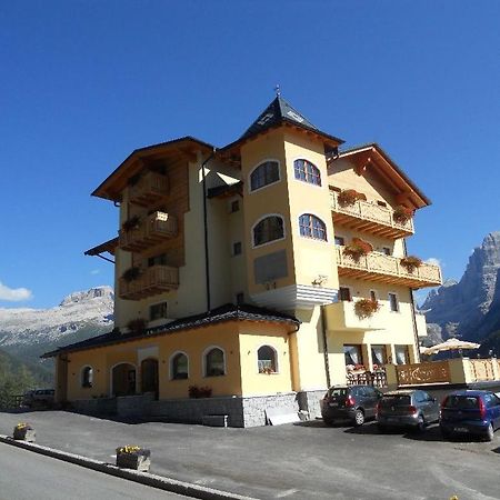 Panorama Hotel Fontanella Мадона ди Кампильо Екстериор снимка