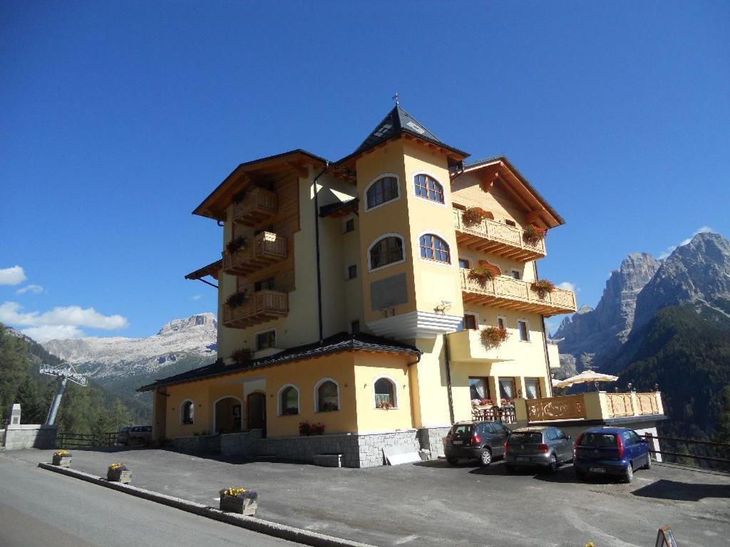 Panorama Hotel Fontanella Мадона ди Кампильо Екстериор снимка